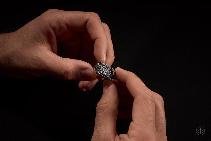 На какой руке и как правильно носить церковные кольца: православные традиции