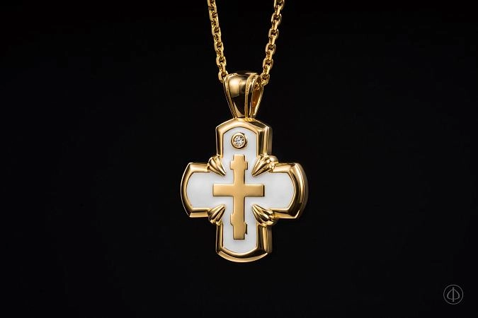 Уход за изделиями с эмалью: рекомендации Ювелирного Дома «Дмитрий Фёдоров»